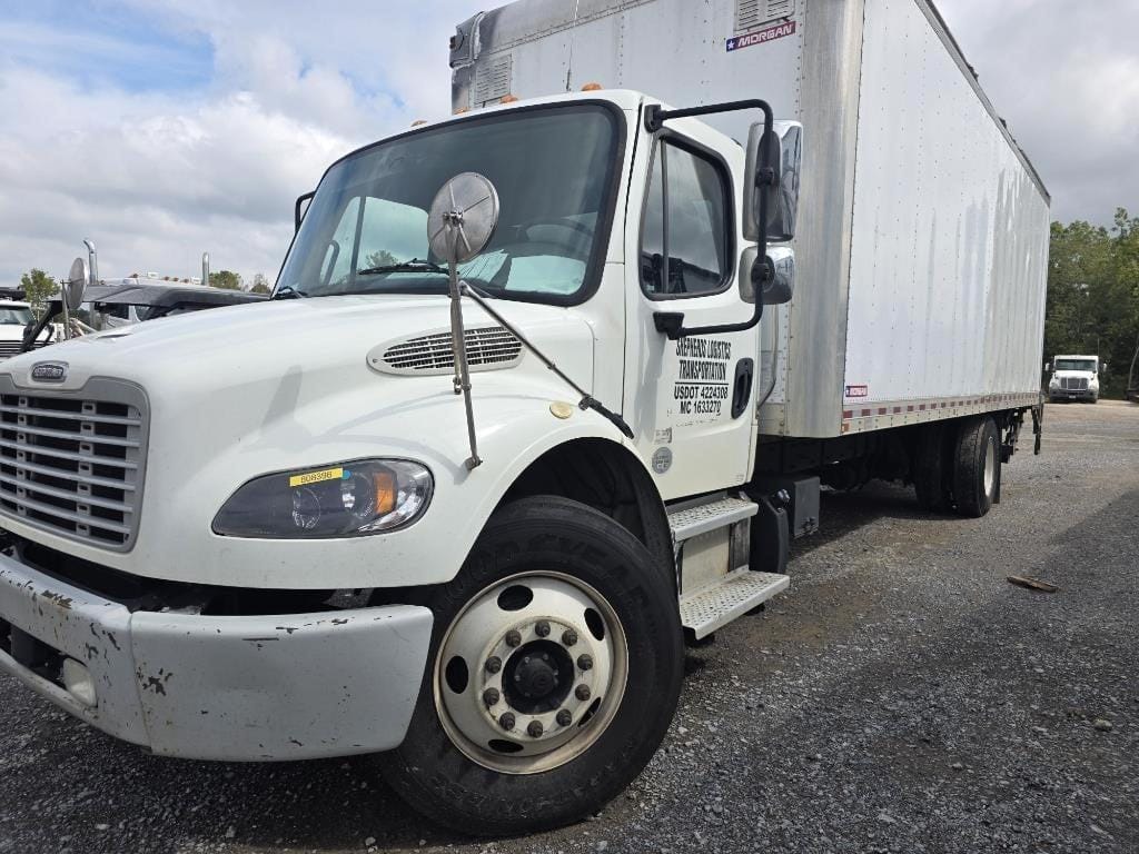 2019 Freightliner Business Class M2 106 Equipment Image0