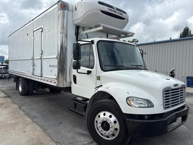 Image of Freightliner Business Class M2 106 equipment image 2