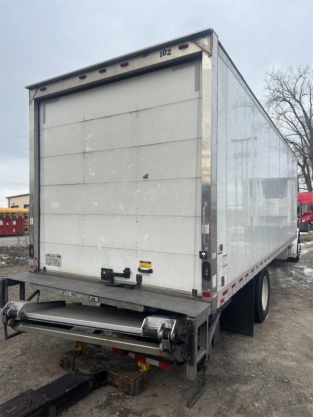 Image of Freightliner Business Class M2 106 equipment image 4