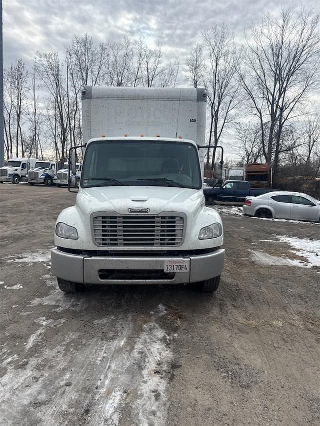 Image of Freightliner Business Class M2 106 equipment image 1