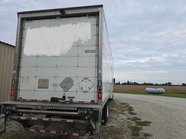 Image of Freightliner Business Class M2 106 equipment image 4