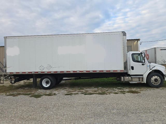 Image of Freightliner Business Class M2 106 equipment image 3