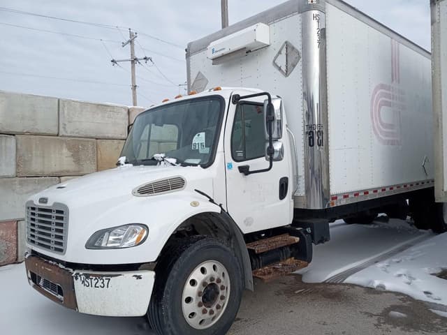 Image of Freightliner Business Class M2 106 equipment image 2