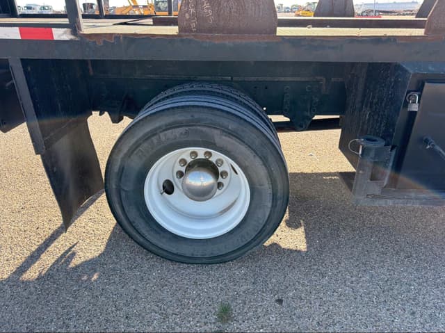 Image of Freightliner Business Class M2 106 equipment image 4