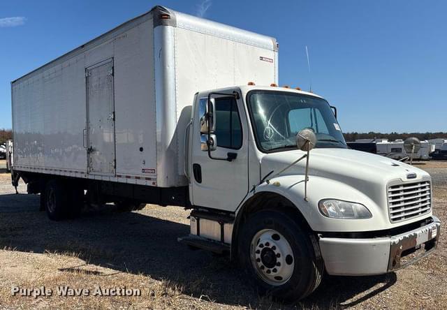 Image of Freightliner Business Class M2 equipment image 2