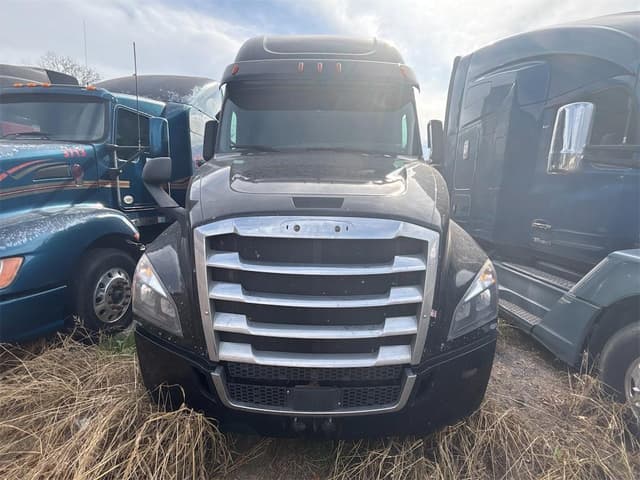 Image of Freightliner Cascadia 113 equipment image 1