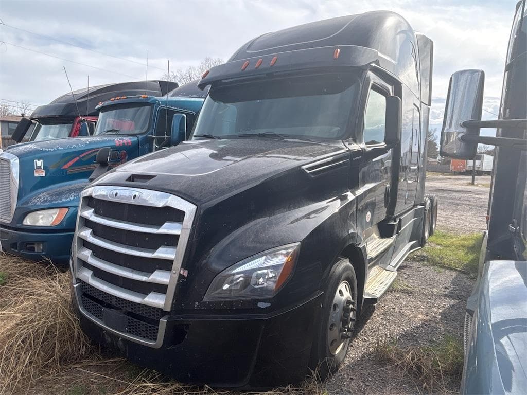 Image of Freightliner Cascadia 113 Primary image