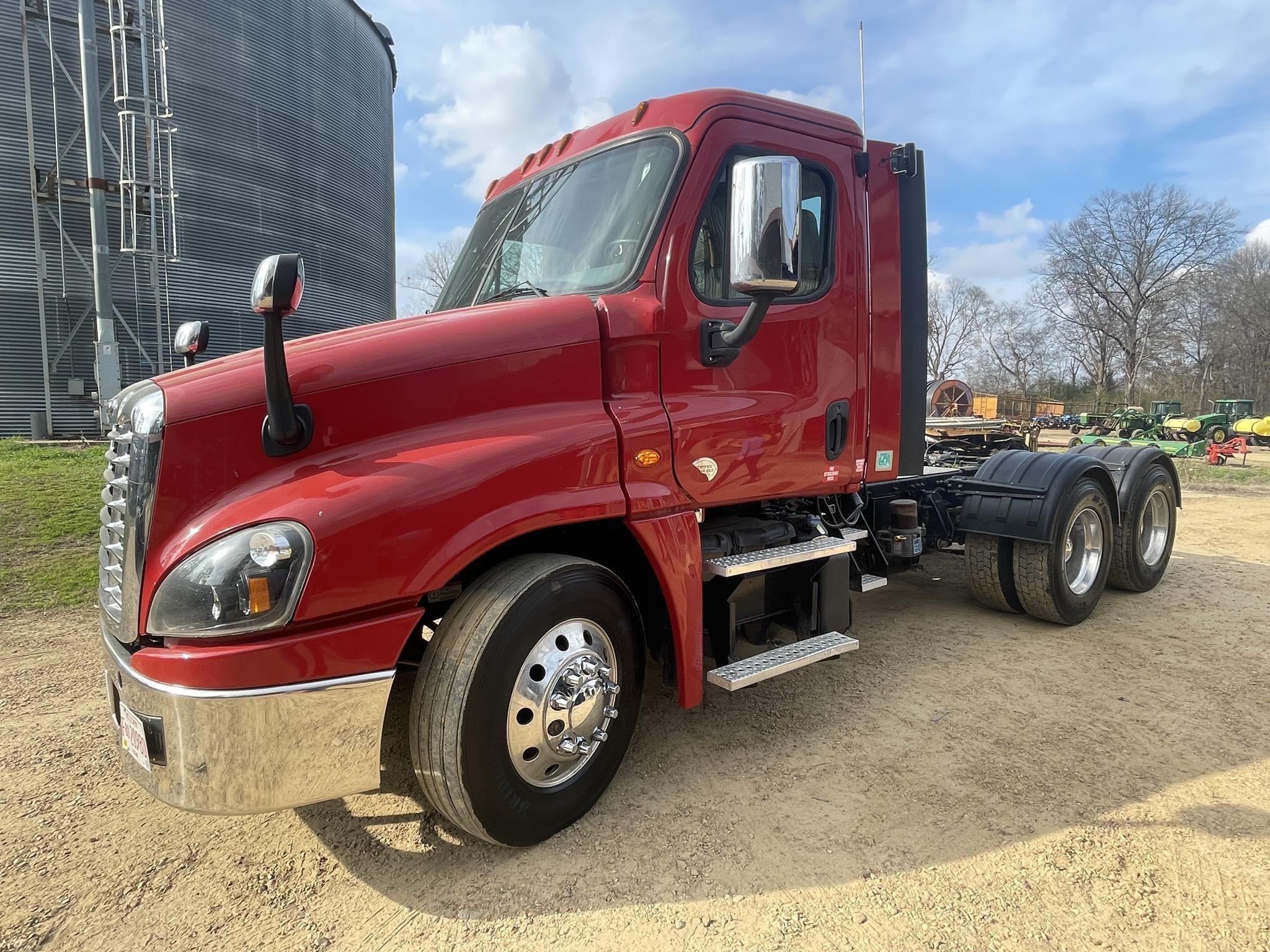 2019 Freightliner Cascadia 113 Equipment Image0