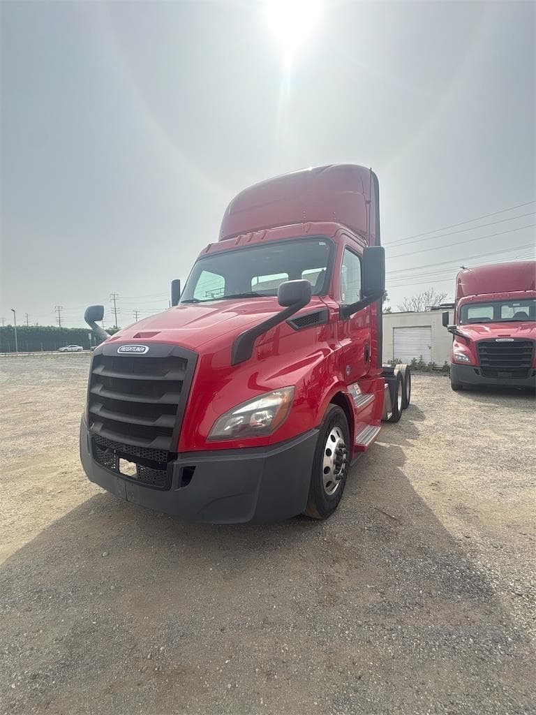 Image of Freightliner Cascadia 116 Primary image