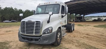 Main image Freightliner Cascadia 125