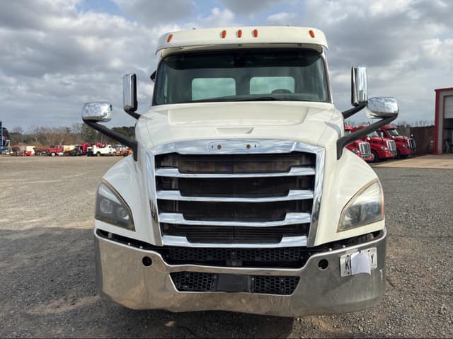 Image of Freightliner Cascadia 125 equipment image 1