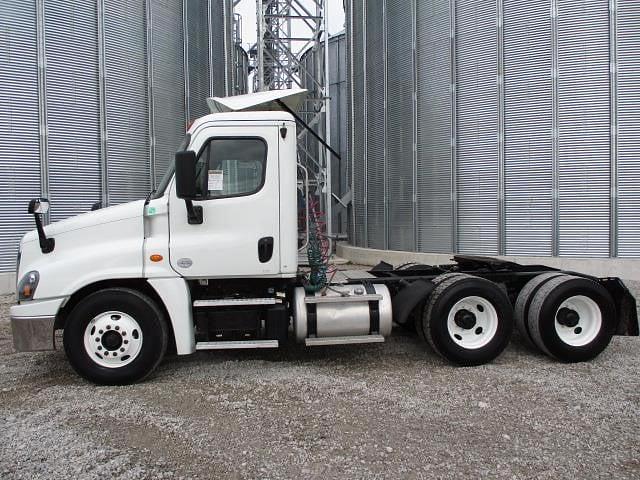 Image of Freightliner Cascadia 125 equipment image 2