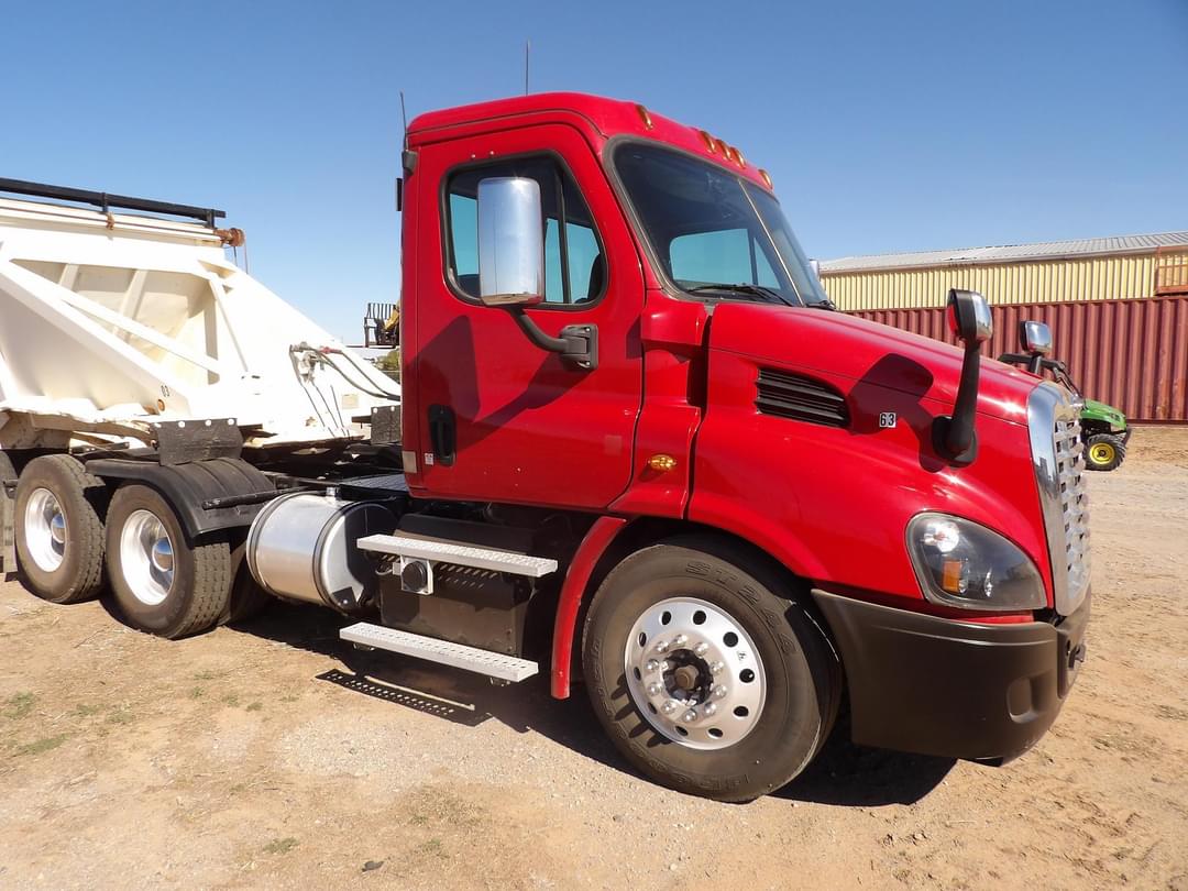 Image of Freightliner Cascadia 125 Primary image