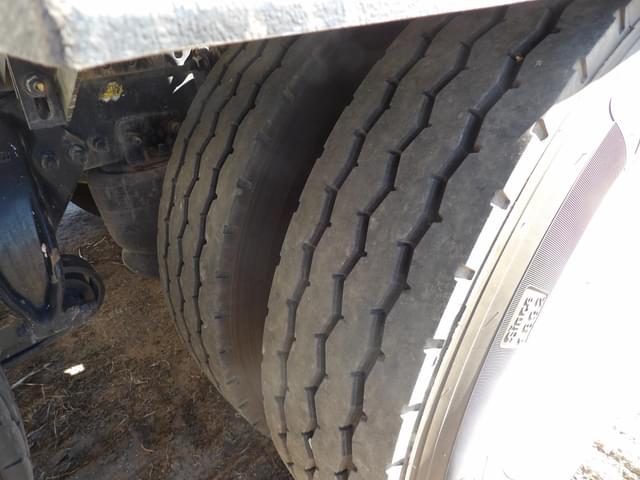 Image of Freightliner Cascadia 125 equipment image 4