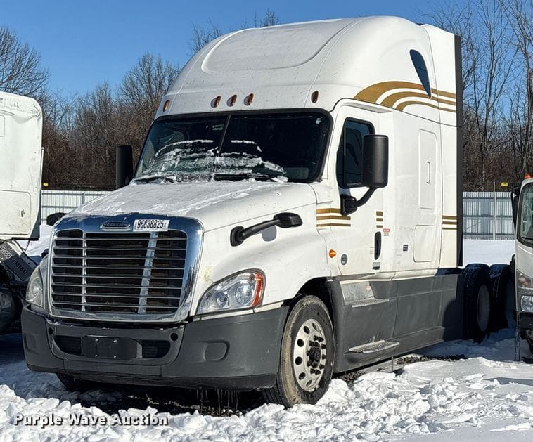 2019 Freightliner Cascadia 125 Equipment Image0