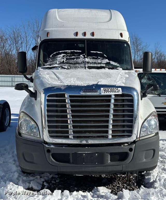 Image of Freightliner Cascadia 125 equipment image 1