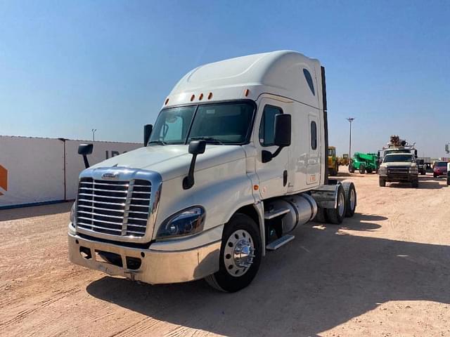 Image of Freightliner Cascadia 125 equipment image 1