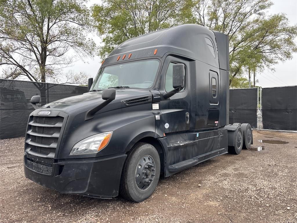 Image of Freightliner Cascadia 126 Primary image