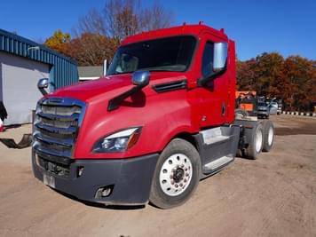 Main image Freightliner Cascadia 126