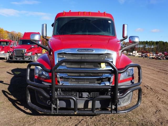 Image of Freightliner Cascadia 126 equipment image 1