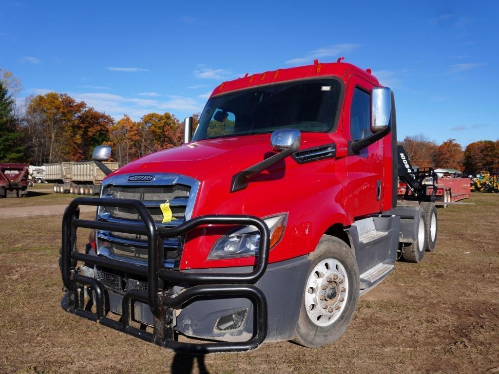 Image of Freightliner Cascadia 126 Primary image