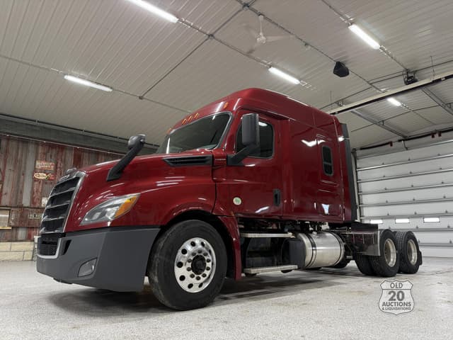 Image of Freightliner Cascadia 126 equipment image 1