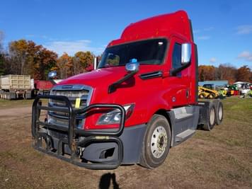 Main image Freightliner Cascadia 126