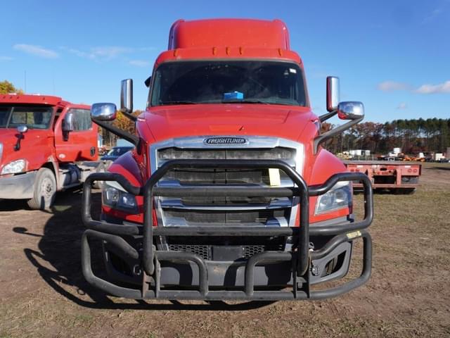 Image of Freightliner Cascadia 126 equipment image 1