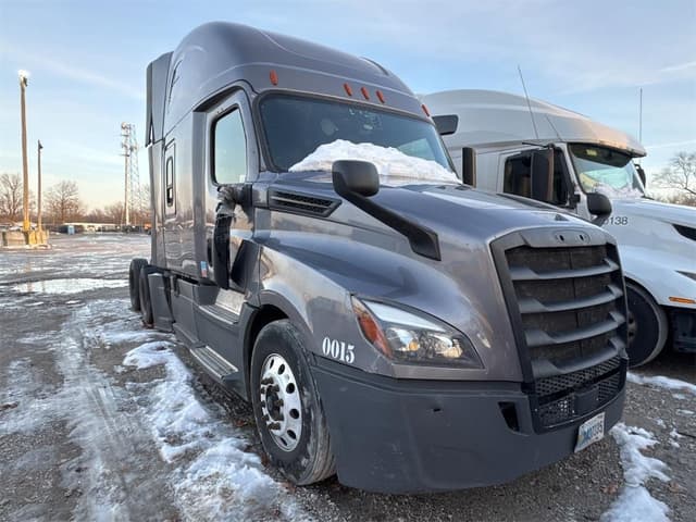 Image of Freightliner Cascadia 126 equipment image 2