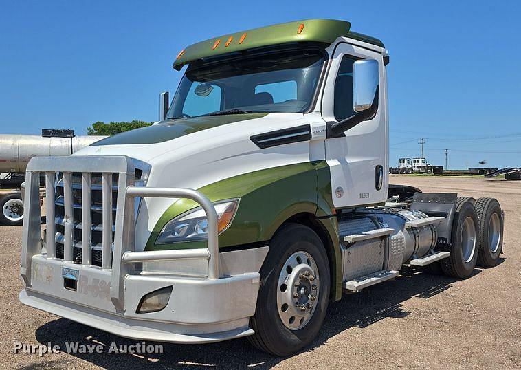 Image of Freightliner Cascadia 126 Primary image