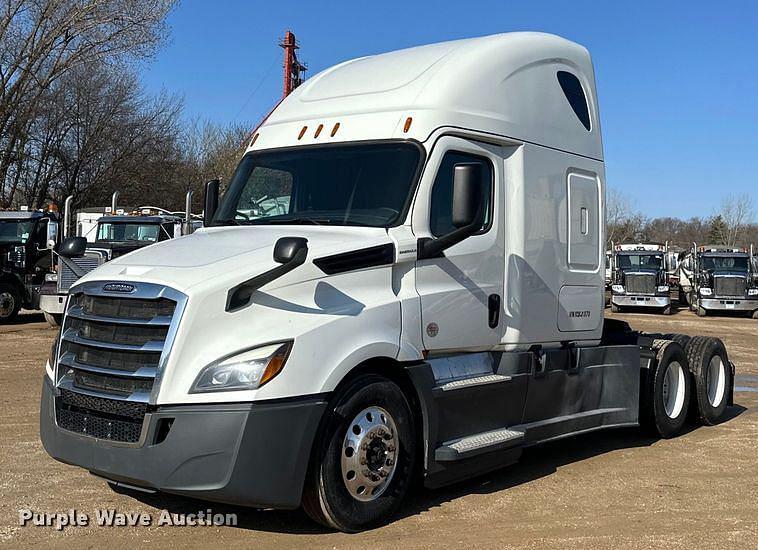Image of Freightliner Cascadia 126 Primary image