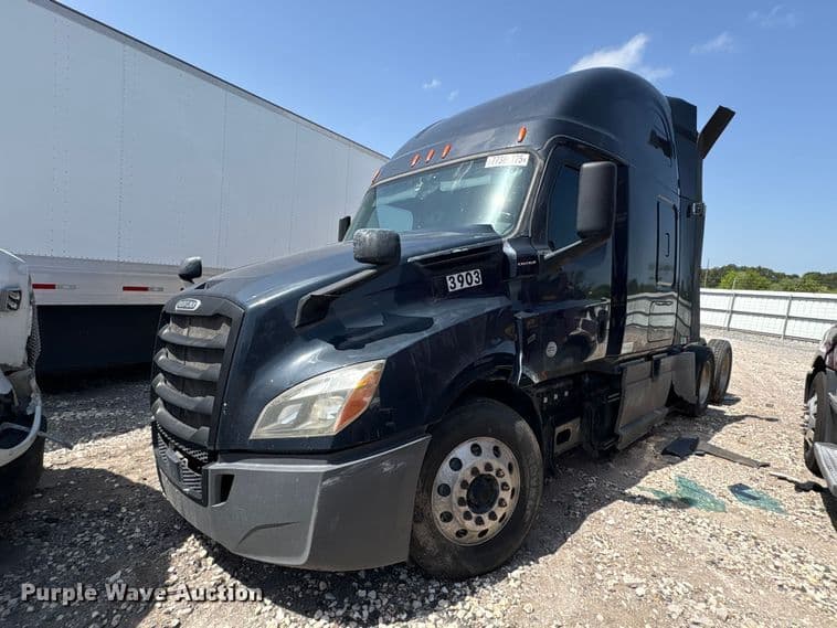 Image of Freightliner Cascadia 126 Primary image