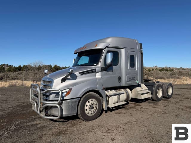 Image of Freightliner Cascadia 126 equipment image 1