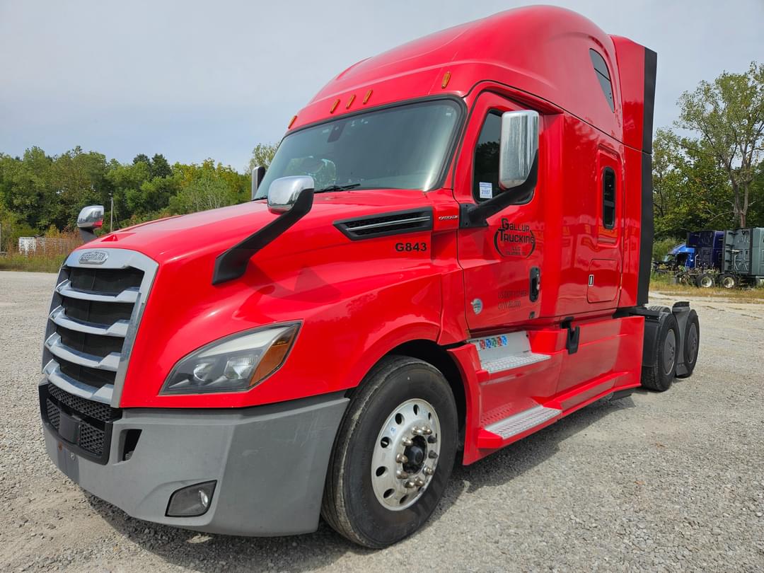 Image of Freightliner Cascadia 126 Primary image