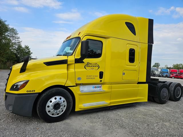 Image of Freightliner Cascadia 126 equipment image 3