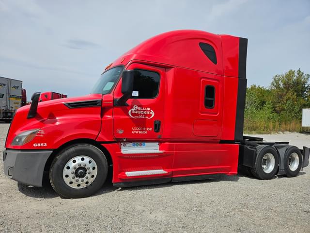 Image of Freightliner Cascadia 126 equipment image 3