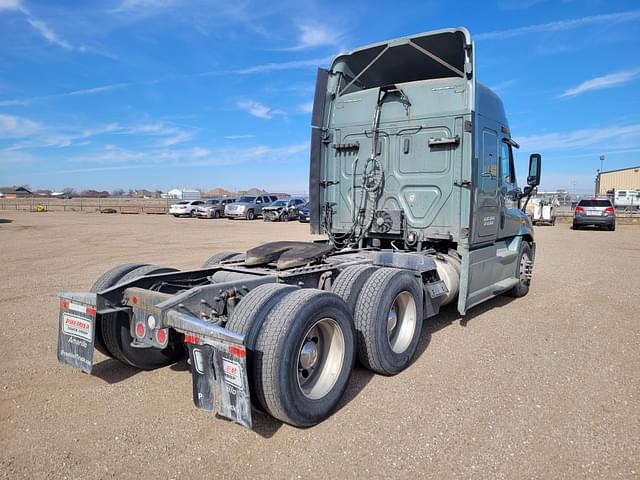 Image of Freightliner Cascadia 132  equipment image 2