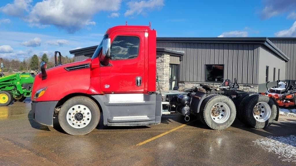 Image of Freightliner Cascadia Primary image