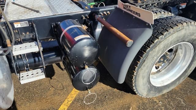 Image of Freightliner Cascadia equipment image 4