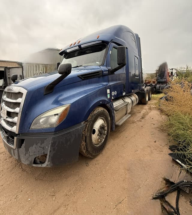 Image of Freightliner Cascadia equipment image 1