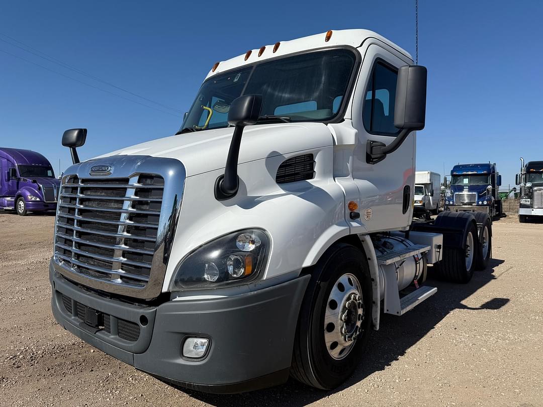 Image of Freightliner Cascadia Primary Image