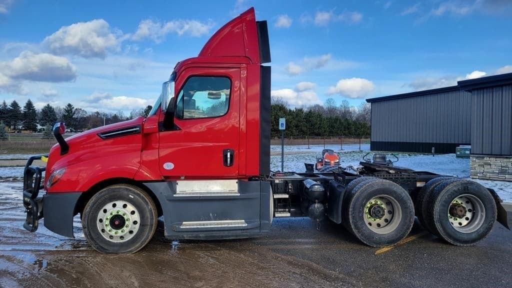 Image of Freightliner Cascadia Primary image