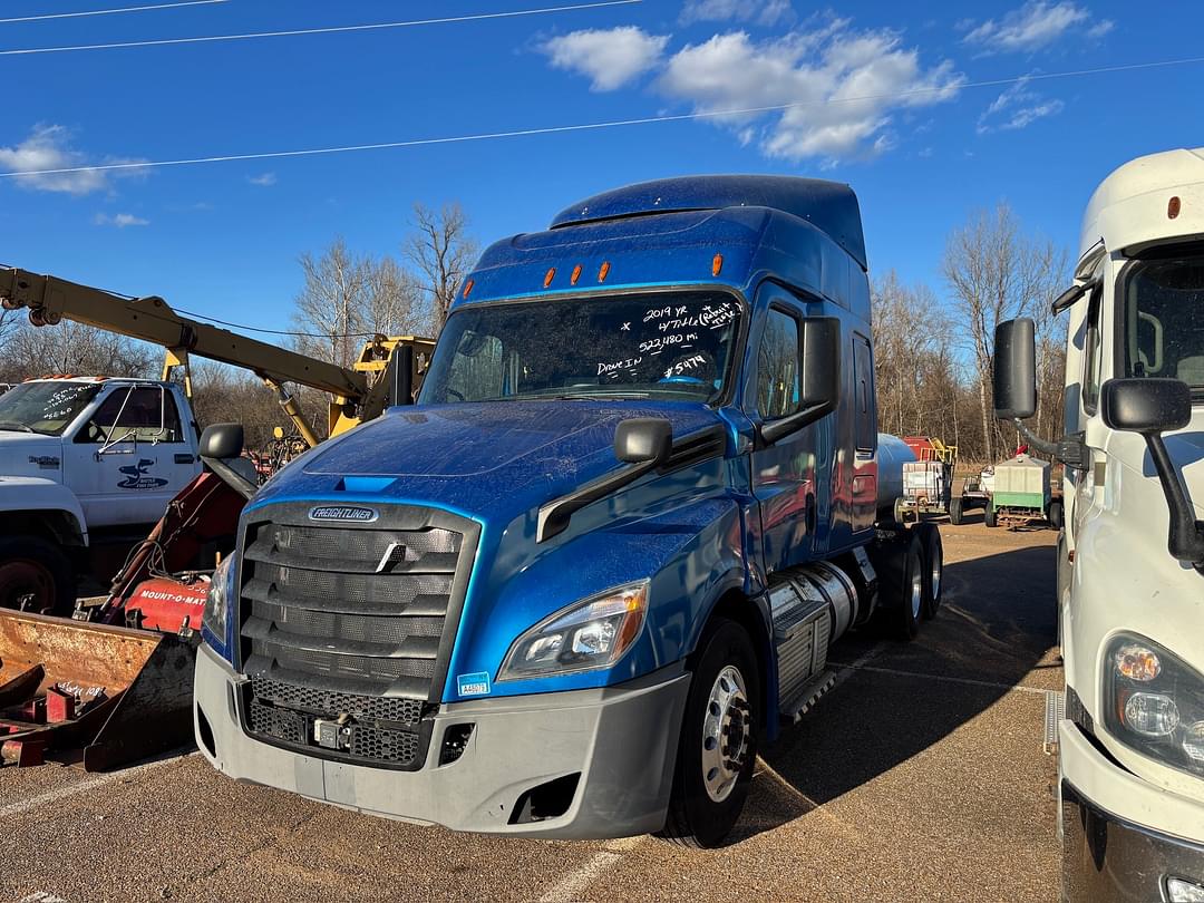 Image of Freightliner Cascadia Primary image