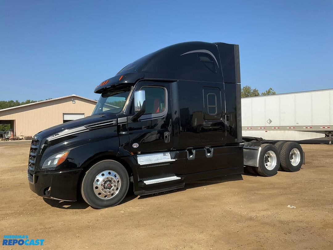 Image of Freightliner Cascadia Primary image