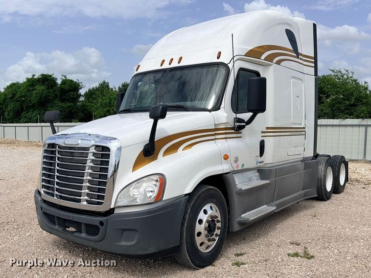 2019 Freightliner Cascadia Equipment Image0