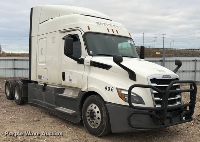 Image of Freightliner Cascadia equipment image 2