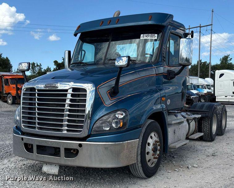 Image of Freightliner Cascadia Primary image