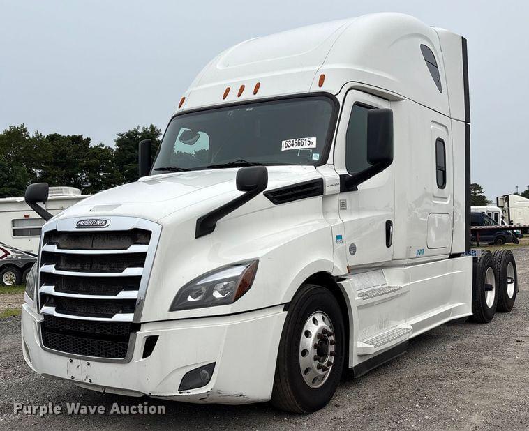 Image of Freightliner Cascadia Primary image