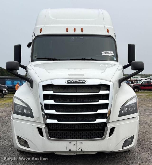 Image of Freightliner Cascadia equipment image 1