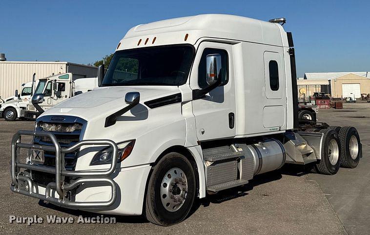 Image of Freightliner Cascadia Primary image